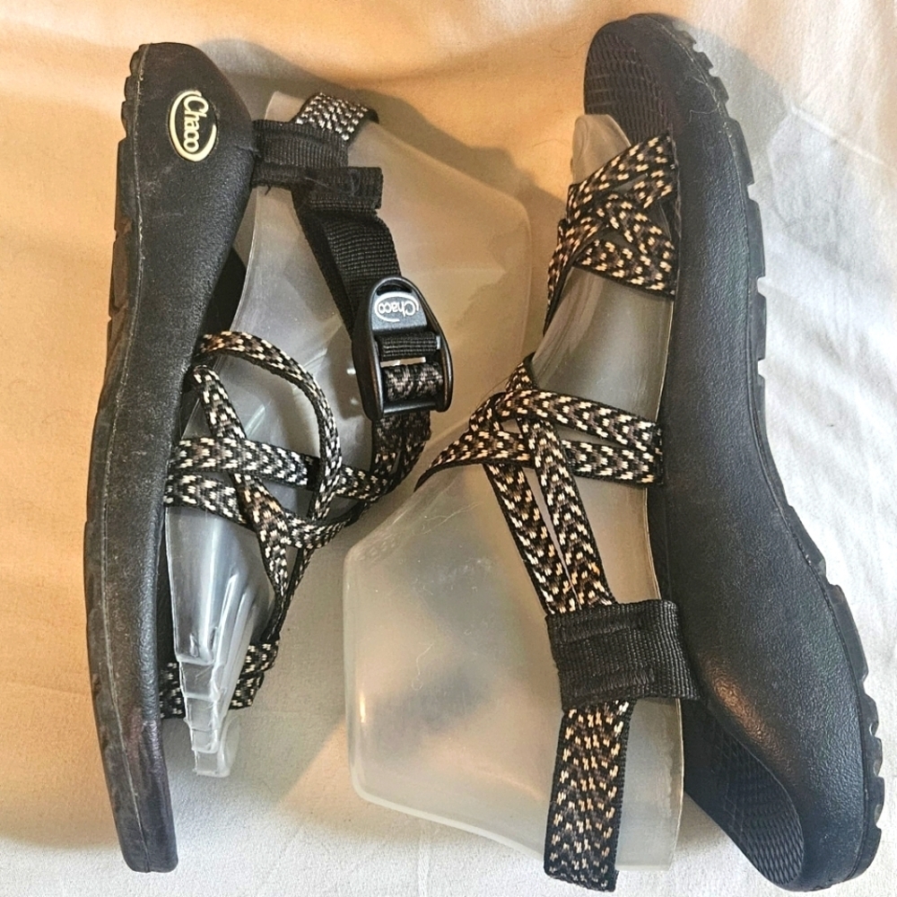 Chaco Women's ZX2 Classic 7M Black & White Athletic Arch Support EUC - Picture 4 of 7